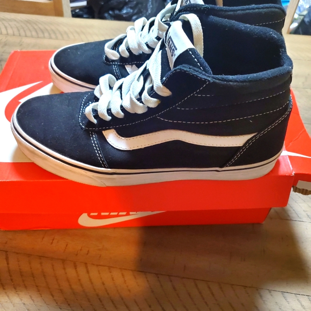Black Van sneakers